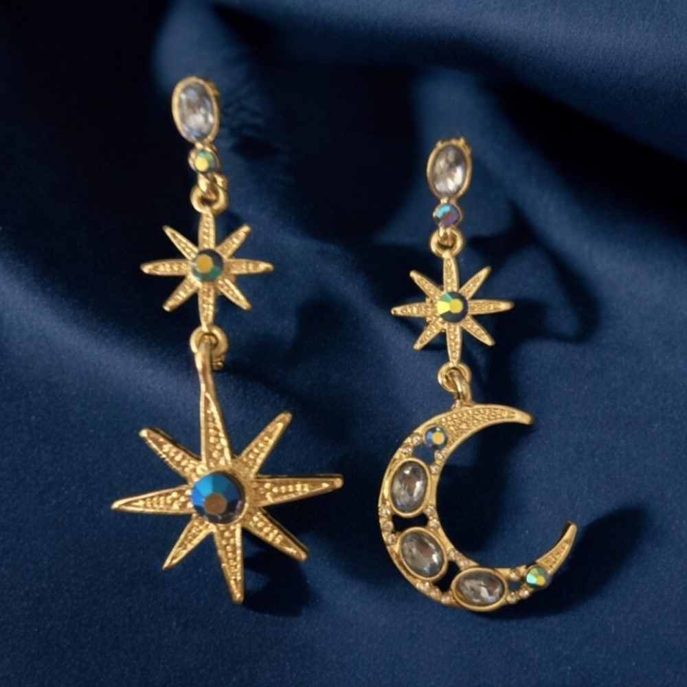 NEW! Mystic Star and Moon earrings - Picture 1 of 3